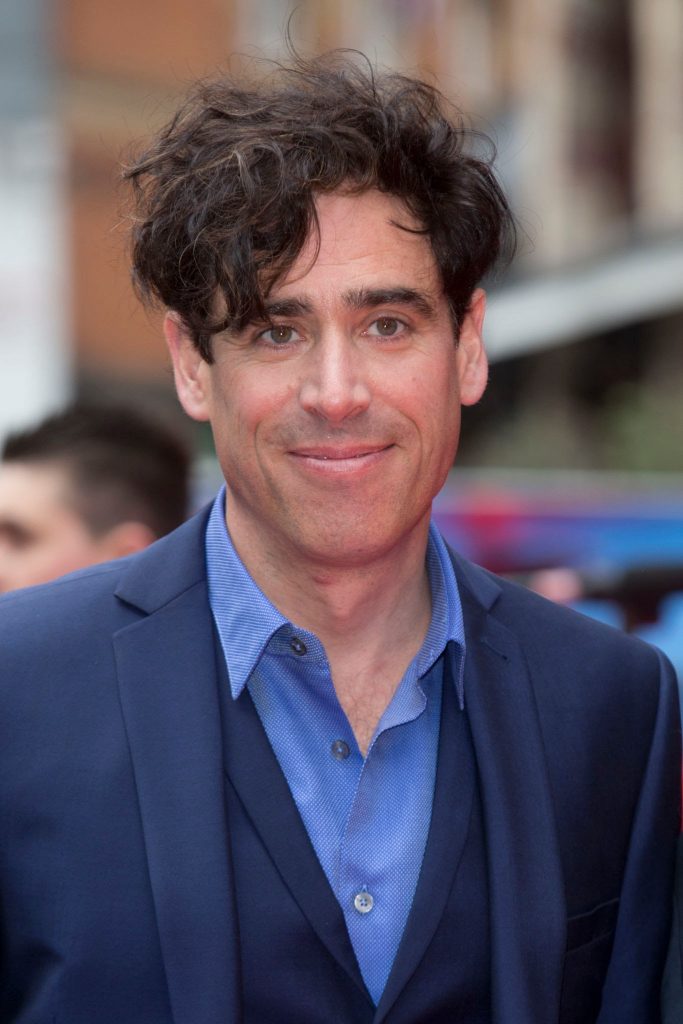 Stephen Mangan Bio, Age, Height, Wife, Children, Sibings, Parents, Net