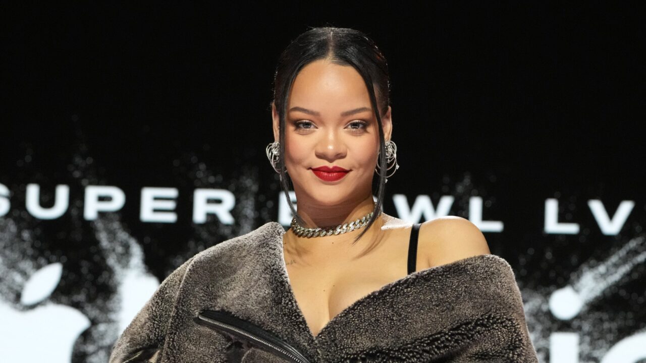 Rihanna Bio, Age, Height, Family & Net Worth