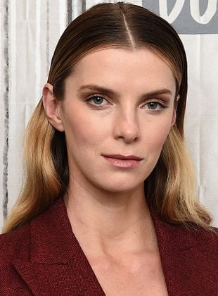 What Is Betty Gilpin Net Worth?