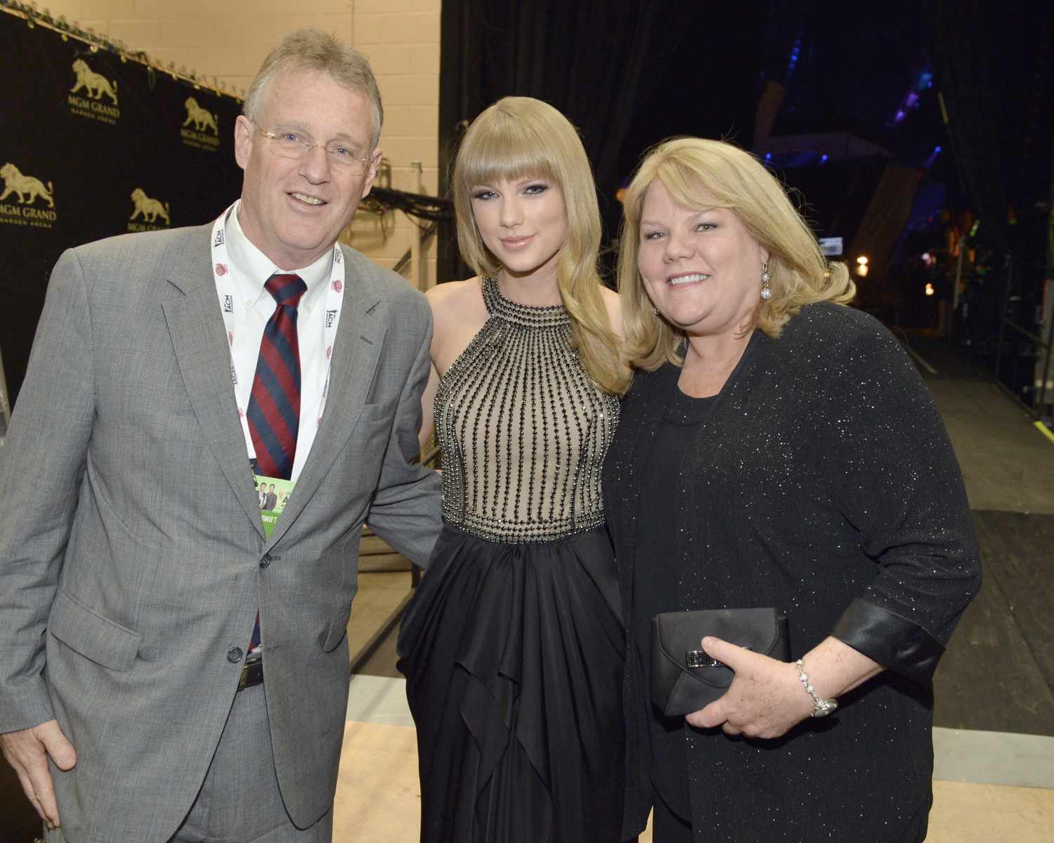 Taylor Swift Parents: Meet Scott and Andrea Swift