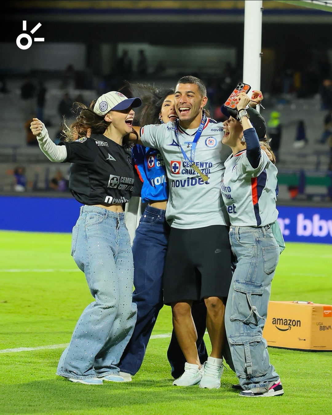 Érik Lira’s Family, Career Achievements, International Career and Weekly Earnings