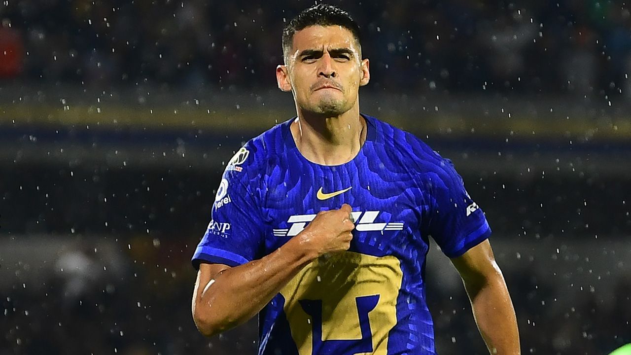 Guillermo Martínez’s Biography, Age, Family and Height