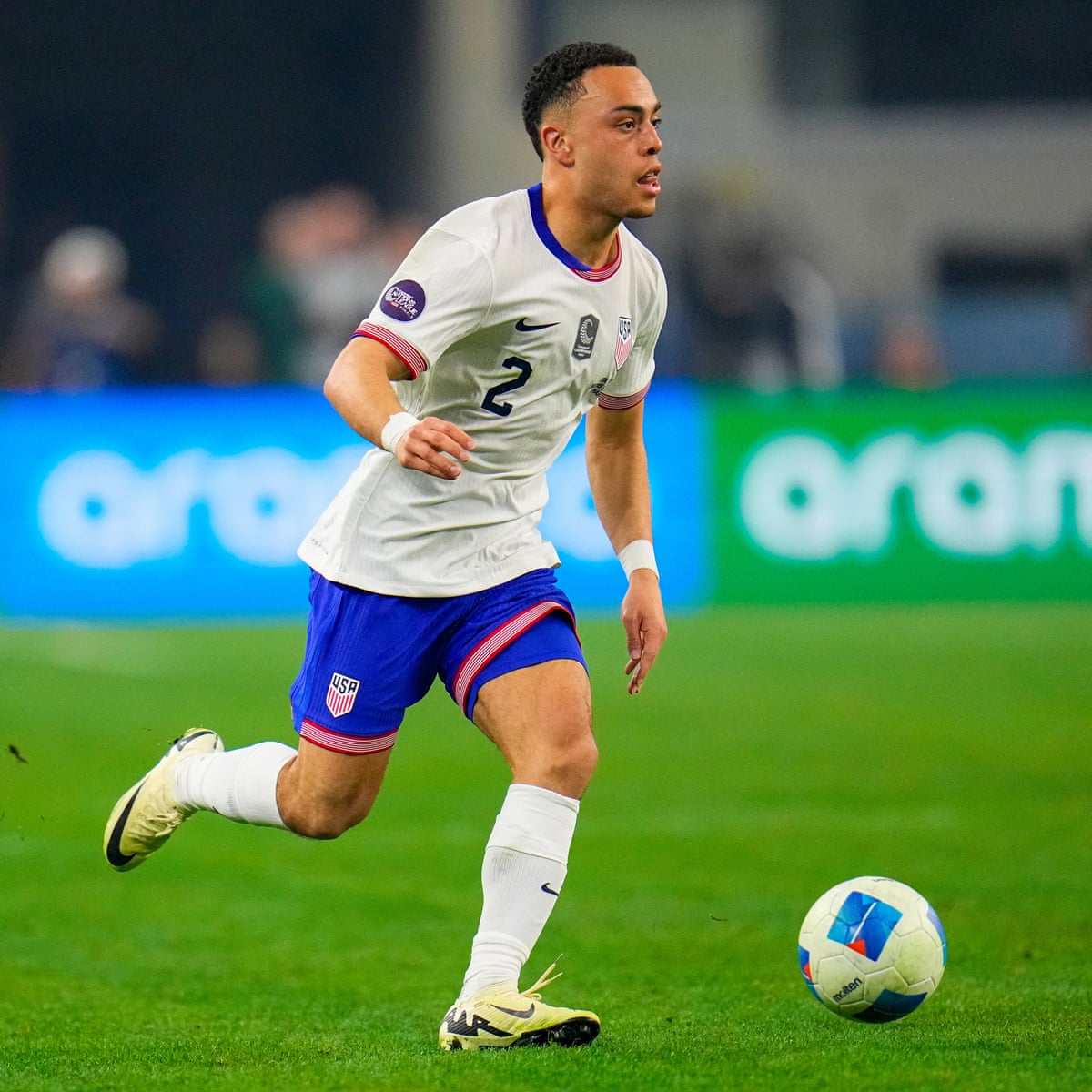 Sergiño Dest’s Height: How Tall Is He?