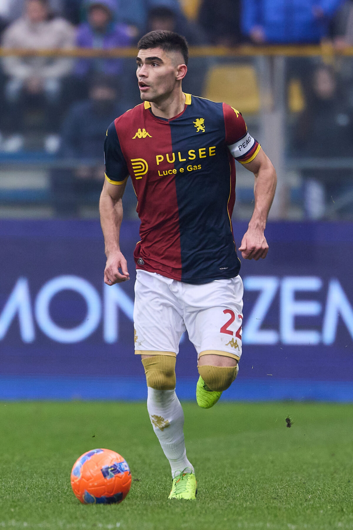 Johan Vásquez’s Height: How Tall Is He?