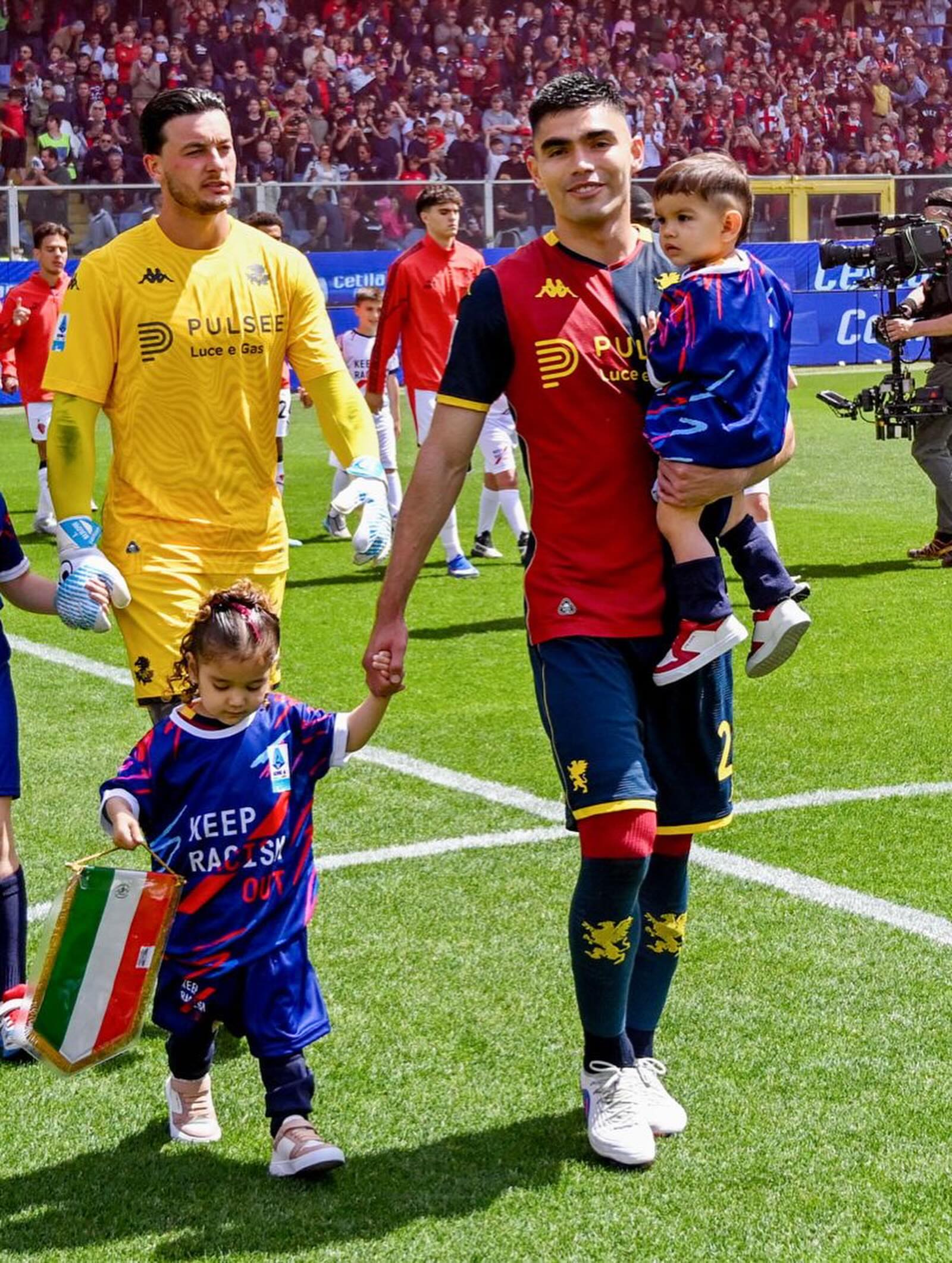 Johan Vásquez’s Siblings: Who Are Johan Vásquez’s Siblings?