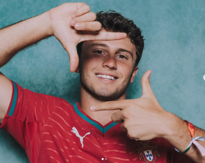 João-Neves-bio